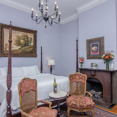 Dresser Palmer House Bed & Breakfast Savannah Bagian luar foto