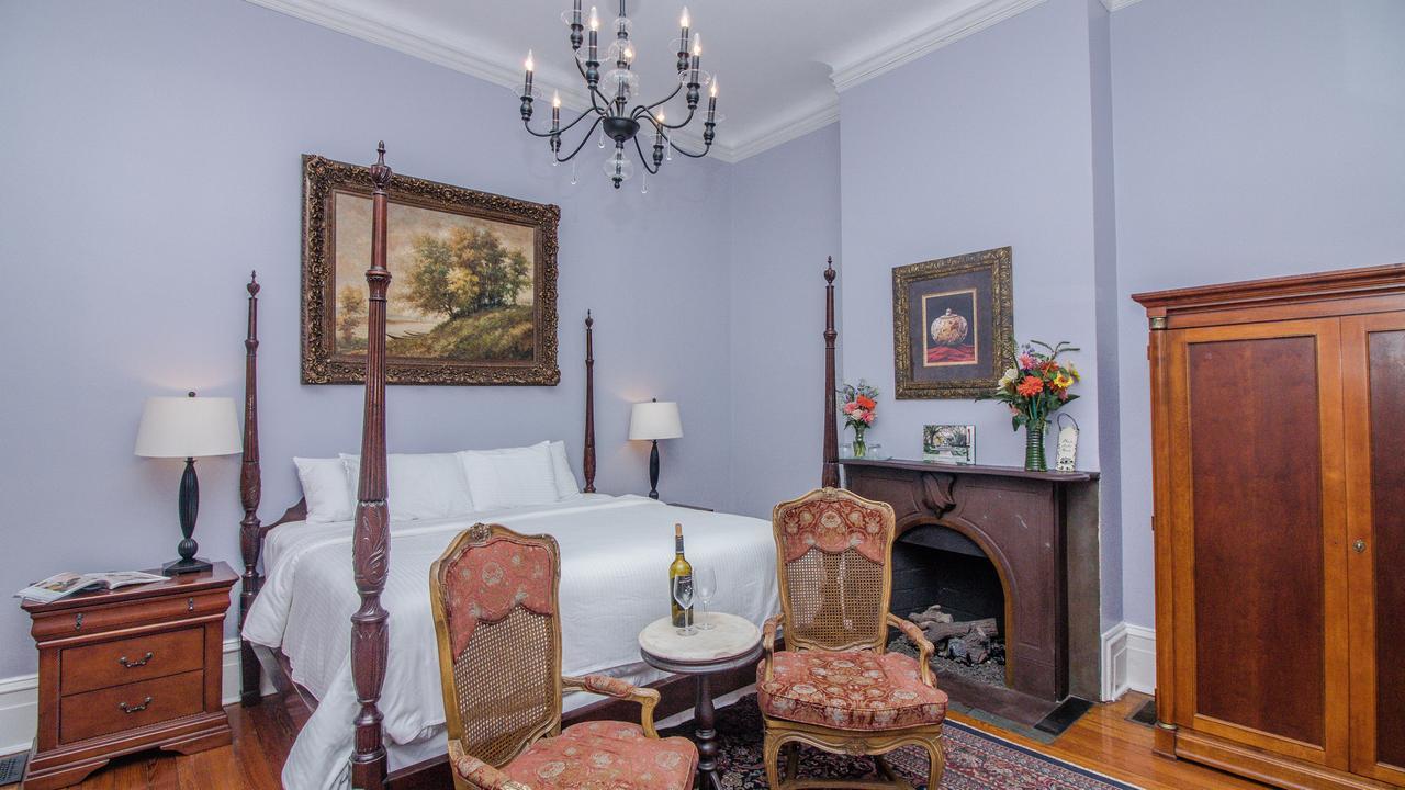 Dresser Palmer House Bed & Breakfast Savannah Bagian luar foto